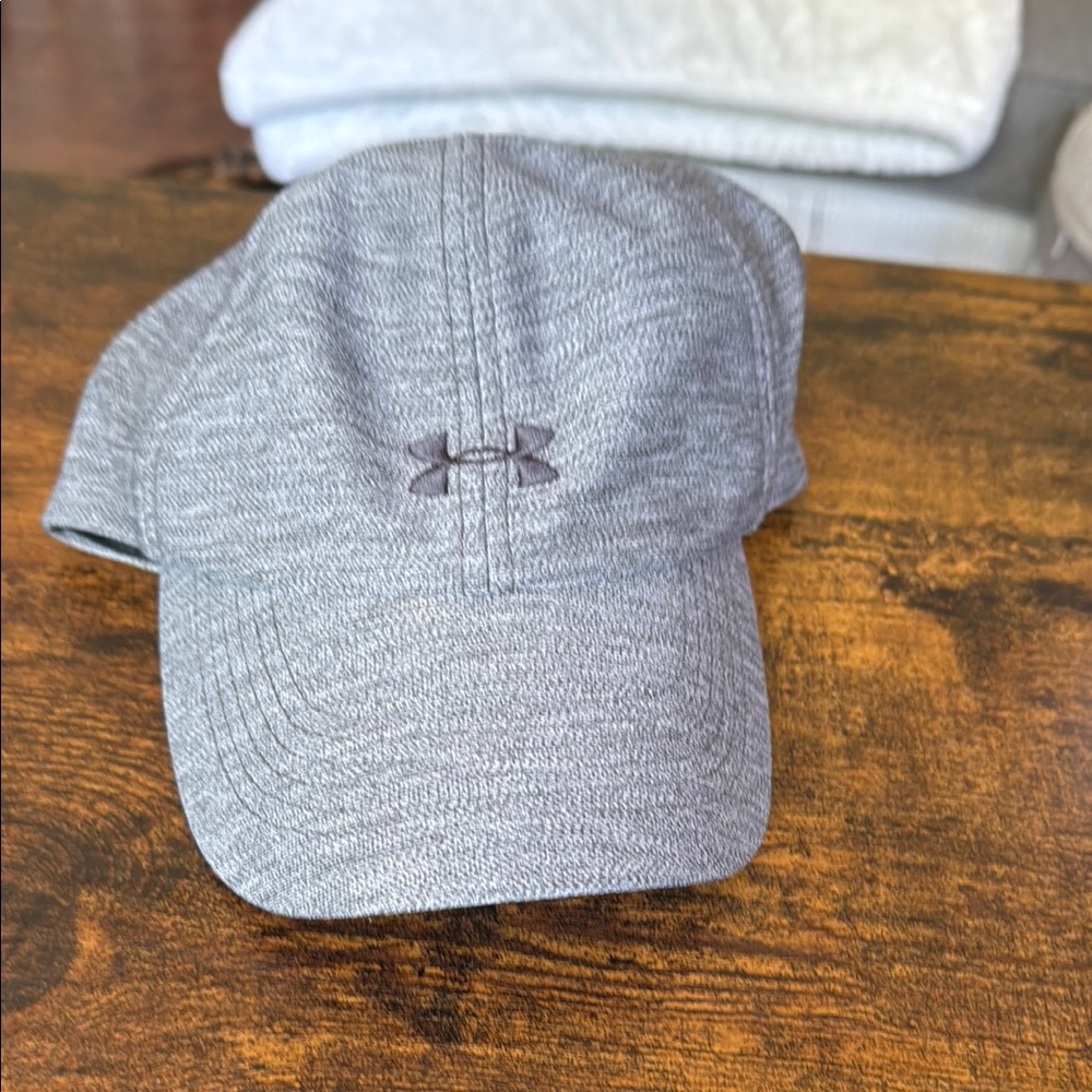 Under Armour Gray Baseball Cap Minimalist Design